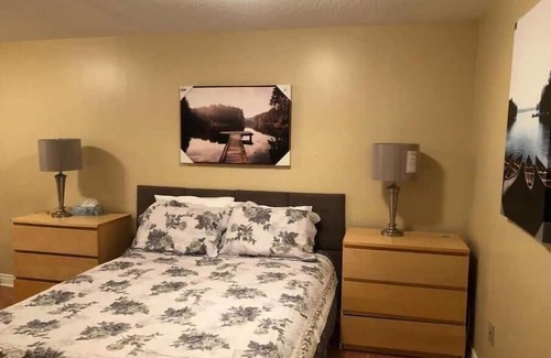 Central Erin Mills House | Center Erin Mills Apartment