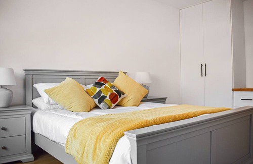 Worthing Cottage | 2 bedroom accommodation in Goring-by-Sea