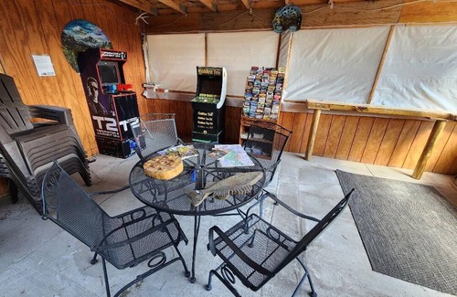 Hill City Cabin | Next to Everything!!! MT. Rushmore, SXS, bike, hiking trails. Walk to Hill City