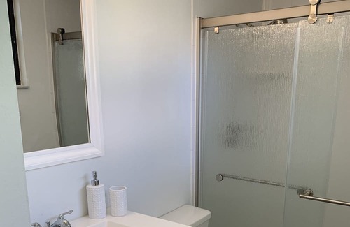 Bayou Oaks Condo | Peaceful Sarasota 2/2 Villa w/Screened Porch Close to Everything