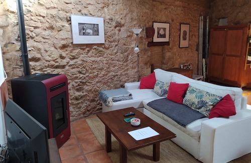Riofrio del Llano House | LAS Casitas DEL Salado - LA Casita Roja Ideal Para Desconectar, Admite Mascotas