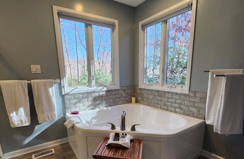 Dyke Cabin | Laurelwood