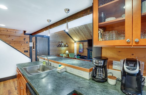 Overlook Park Cabin | Inviting Sunriver Cabin w/Resort Amenities!