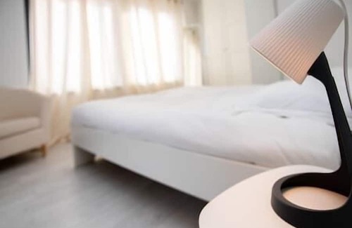 Neudorf Est Apartment | Appartement au Centre ! Parking Sécurisé ! Idéal Pour Votre Séjour à Strasbourg