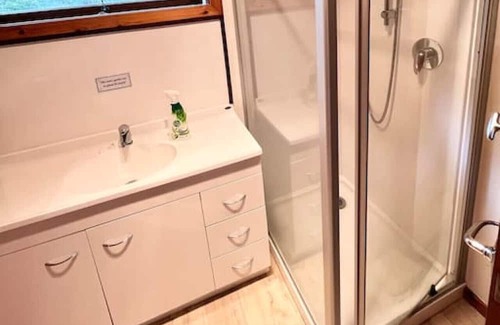 Birkenhead Apartment | Studio 6 at Tui Treehouse | Stay Auckland
