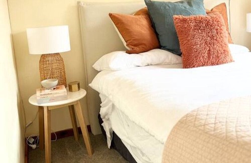 Birkenhead Apartment | Studio 6 at Tui Treehouse | Stay Auckland