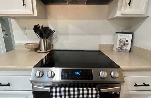 Parkside House | Casa Heights 3BD, Great for Couples or Groups!