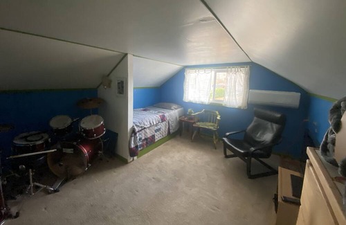 Southeast Eugene House | Unique & cozy South Eugene home, pet friendly, fenced yard, great neighborhood