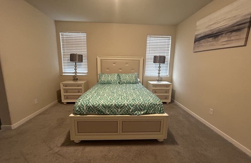 Hood House | Cheerful 3BR home in a nice quiet family community