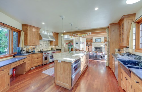 Las Positas House | Sunny Santa Barbara Getaway - Bike to the Beach!