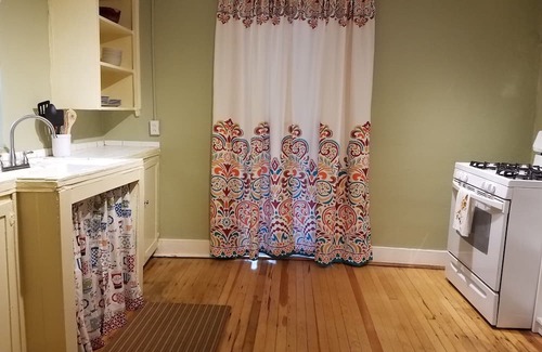 Tyrone House | Boho bungalow in Silver City historic district. 5 minute walk to downtown & WNMU