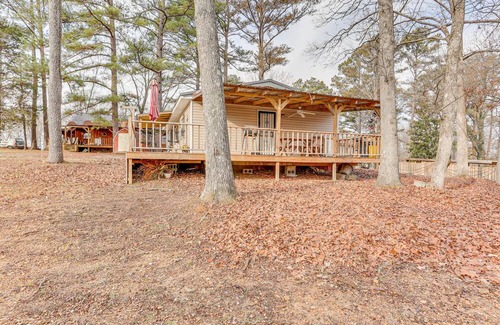 Parsons Cottage | Brodies Landing Cottage ~ Half Mi to Lick Creek!