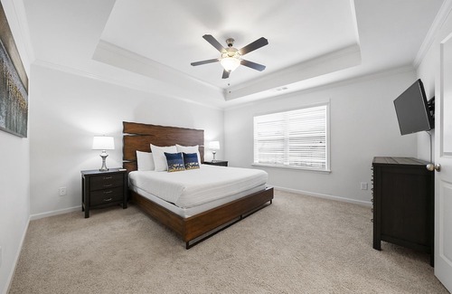 Cliftondale House | 3 Bedroom Fully Furnished Townhouse with Large Media Room and Large Rear Deck