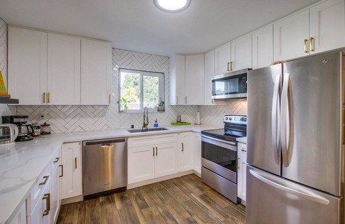 Lake Murray House | NEW Oasis - Perfect for Family Holidays! 3 bed/2 bath with pool, parking and pets!