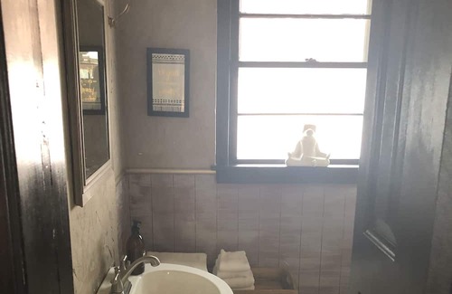 Winston - Salem Cottage | Cozy Courtyard Cottage~Downtown Winston Salem Pet Friendly ~ No Pet Fees