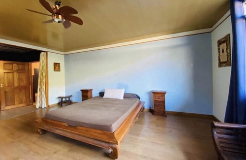 Punaauia House | Chambre à Louer Dans une Grande Maison Familiale