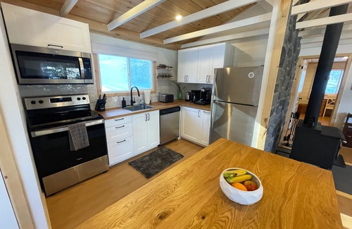 Highlands East Cabin | Lessen your stress on Ess(on) Lake