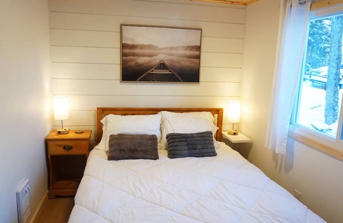 Highlands East Cabin | Lessen your stress on Ess(on) Lake