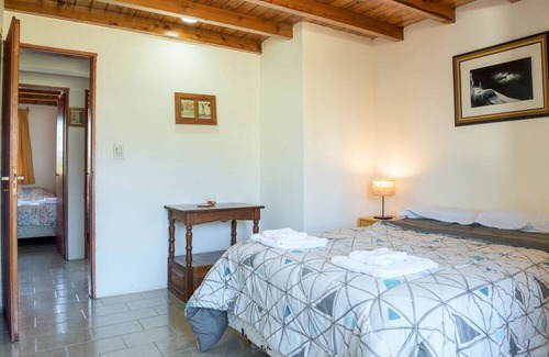 San Carlos de Bariloche Cabin | Marble Home. Mtn Views. Garage Access. BBQ. Garage