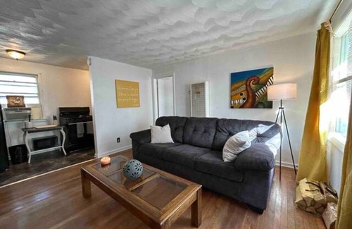 Norfolk House | Peaceful Hideaway \ B