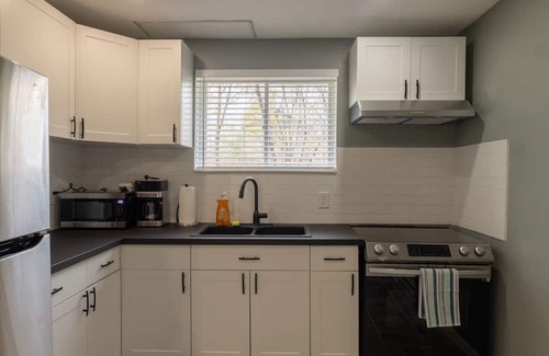 Kemptville Apartment | Newly Renovated 2bed/1bath Apartment / Cozy&Clean