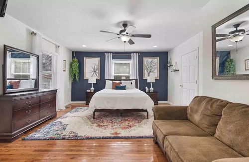 West End Apartment | Newly Renovated-In Historic West End-Sleeps 8