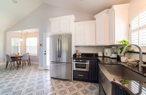 Chalmette House | 2 Story Cottage w/ heated pool and jacuzzi+bonfire