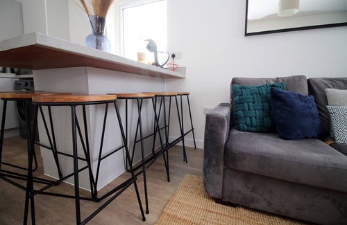 Whitchurch Apartment | Church Road Cardiff FREE parking