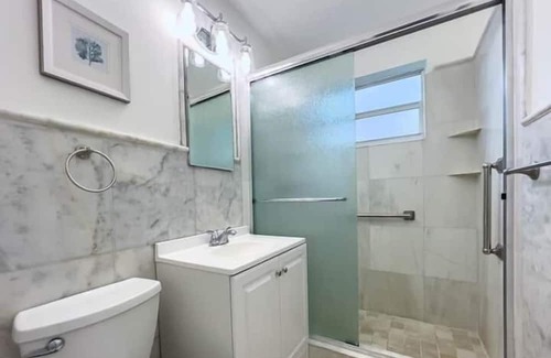 West Park Apartment | 4 Bedroom 757318 by Houzlet