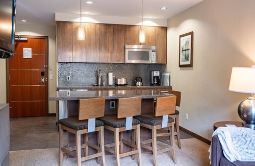 Revelstoke Condo | Downhill Dreams by Revelstoke Vacations