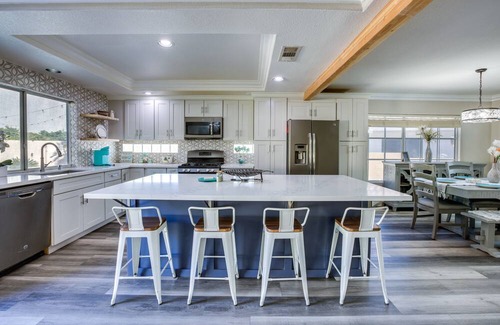 El Capitan Ranch House | Spacious Las Vegas Vacation Rental w/ Private Pool