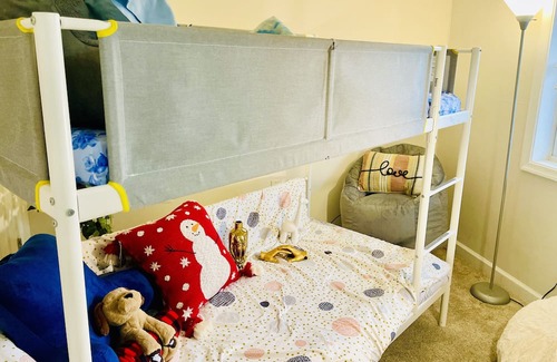 West Freemason Apartment | Beautiful Waterside District Apartment