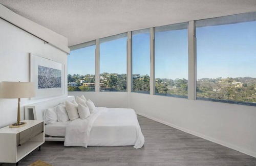 Bel Air House | Explosive City Views at Villa Fontante