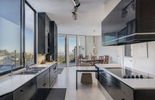 Bel Air House | Explosive City Views at Villa Fontante