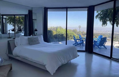 Bel Air House | Explosive City Views at Villa Fontante