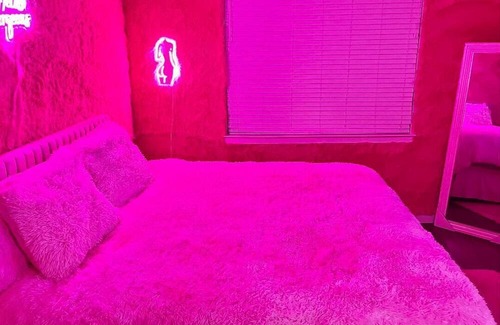 Willow Meadows/Willowbend Area Apartment | Luxury Apartment Near NRG Stadium!