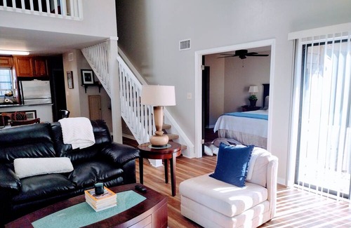 Daphne House | Remodeled Daphne townhome, close to I-10!