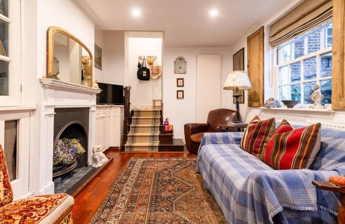 Hampstead House | Character Cottage In Historic Hampstead