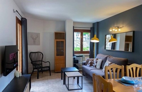 Ransol Apartment | Modern and rustic in Ransol. Sleeps 6