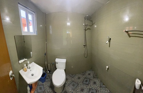 Olango Island House | Rainbow Beach Bar & Resort