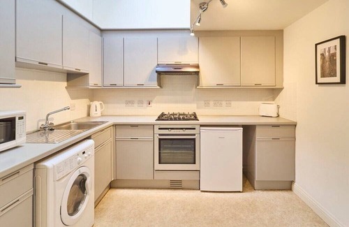 The King's Mile House | Host & Stay | Queen's Corner