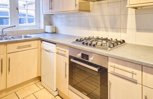Canterbury House | Host & Stay | New Street