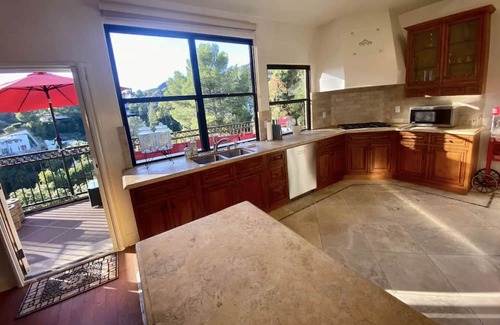 Hollywoodland Villa | Private Views of the Hollywood Sign! 3 Bedroom Spanish-Styled Villa.