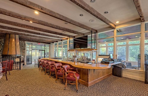 Clayton Condo | KW_409 King Bed Unit