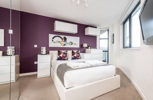 Baltic Triangle Apartment | Host & Stay | The Baltic Penthouse w/ Balcony