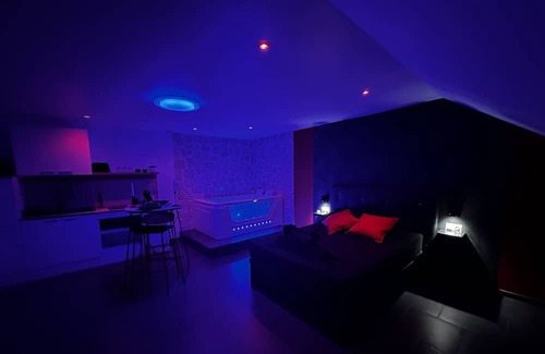 Le Val-d'Ajol Apartment | Love Room Avec Jacuzzi