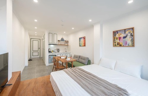 Hai Ba Trung Villa | NYNA House Villa POOL & GYM & ROOFTOP