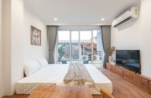 Hai Ba Trung Villa | NYNA House Villa POOL & GYM & ROOFTOP