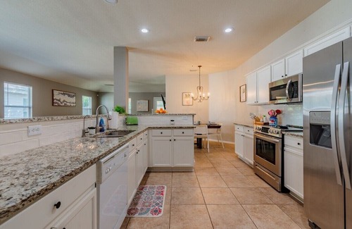 Wetmore House | Luxury Home with Hot-Tub & Patio by 6Flags & Seaworld