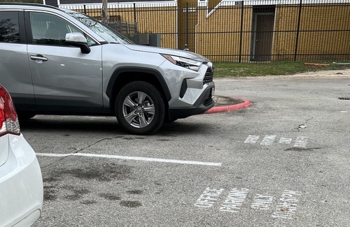 George Bush Park/Eldridge Apartment | Timeless Cozy Retreat